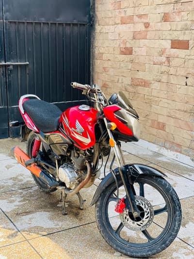 Honda CB 125F
