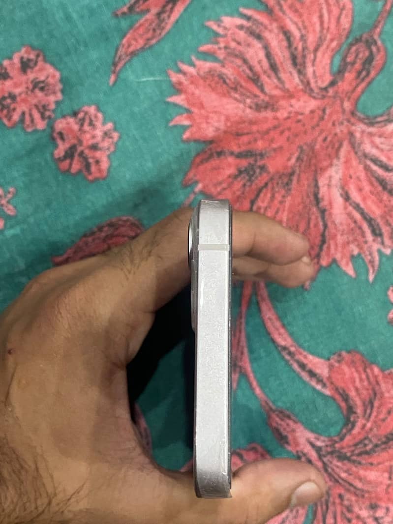 IPHONE 13 5