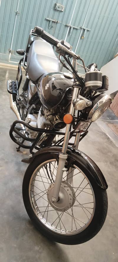 suzuki gs150 brand new condition 10/10