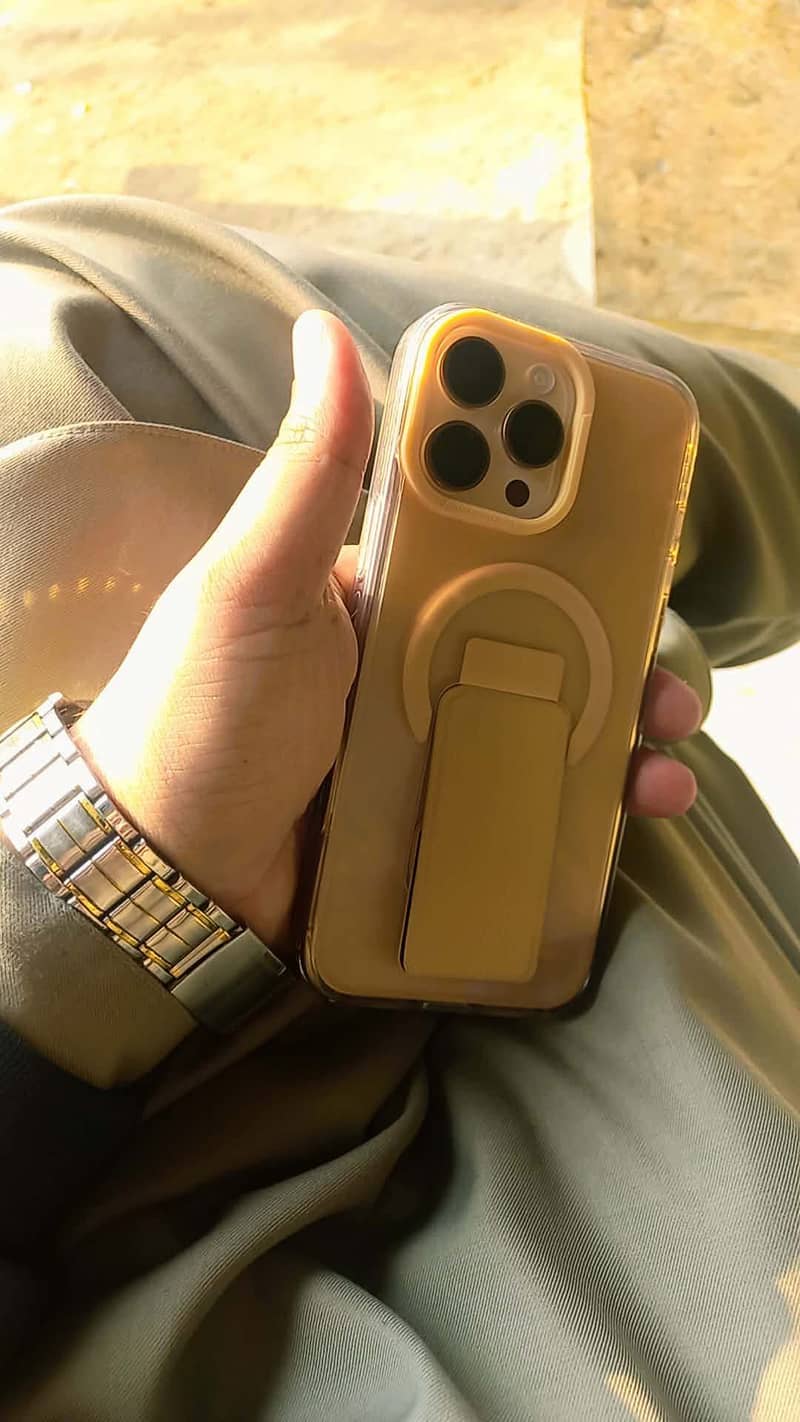 Apple iPhone 16 Pro Max 0
