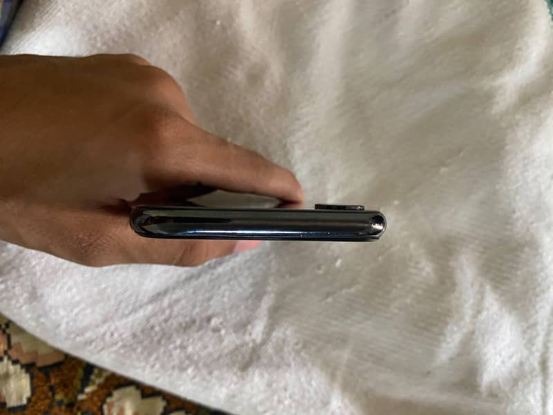 Apple iPhone X 5