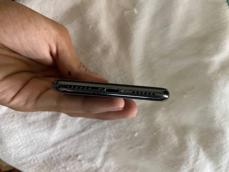 Apple iPhone X 6