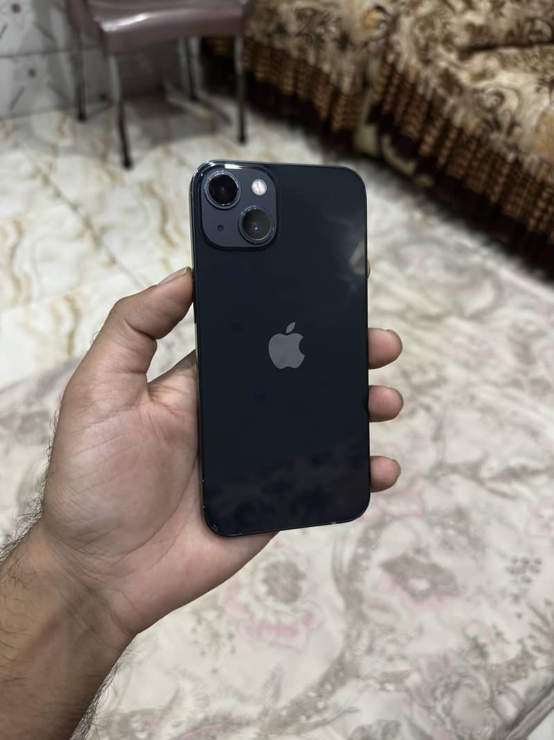 Apple iPhone 13 0