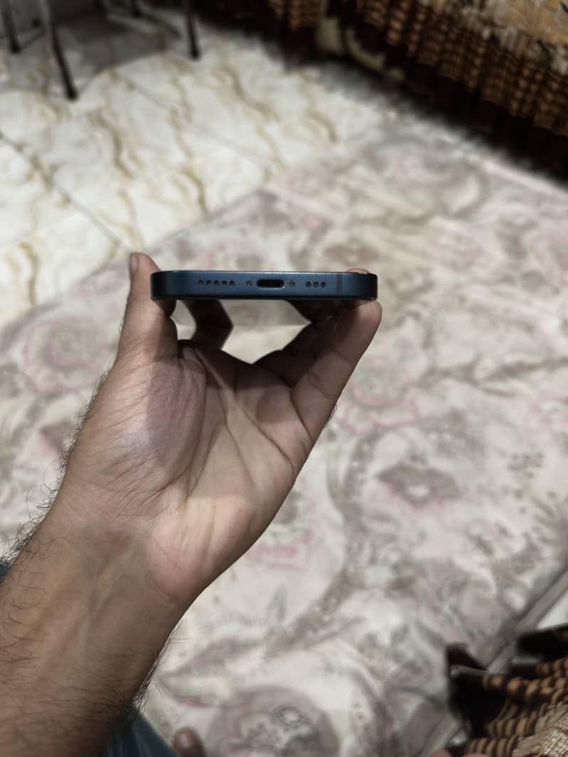 Apple iPhone 13 6