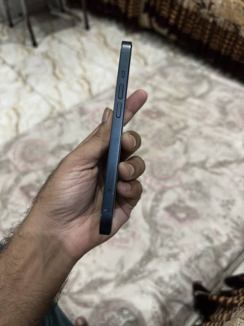 Apple iPhone 13 7