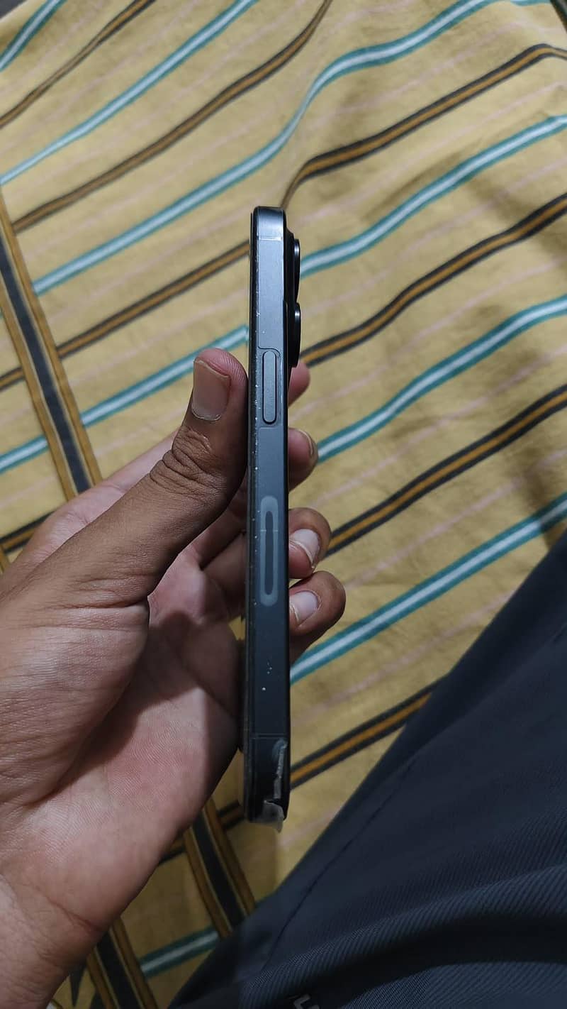Apple iPhone 15 Pro 1