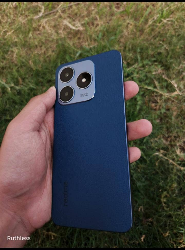 Realme C63 1