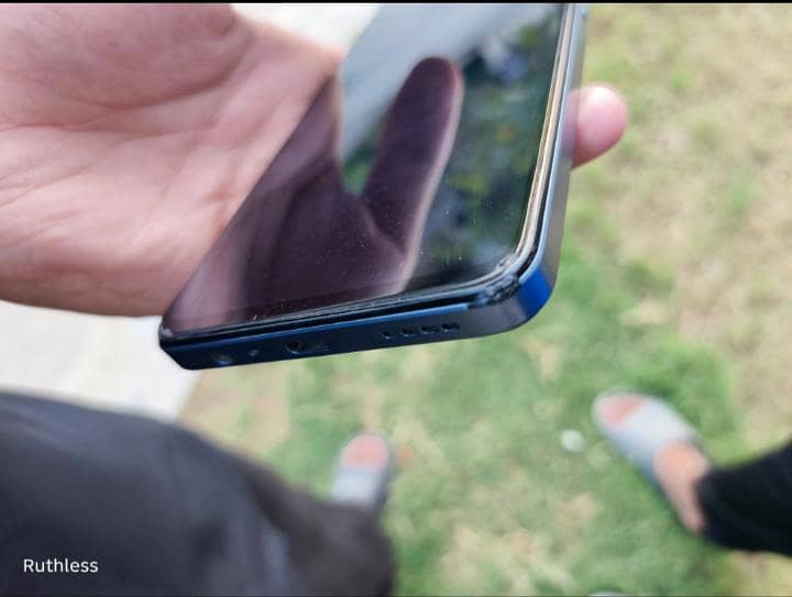 Realme C63 4