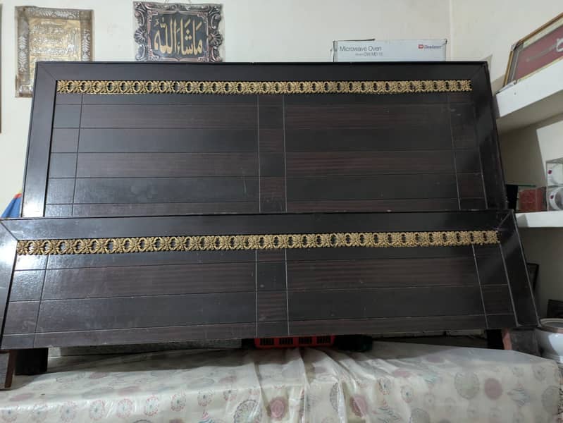Full size bed 7