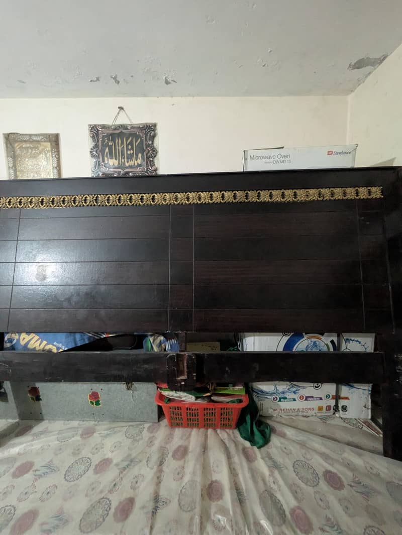 Full size bed 9