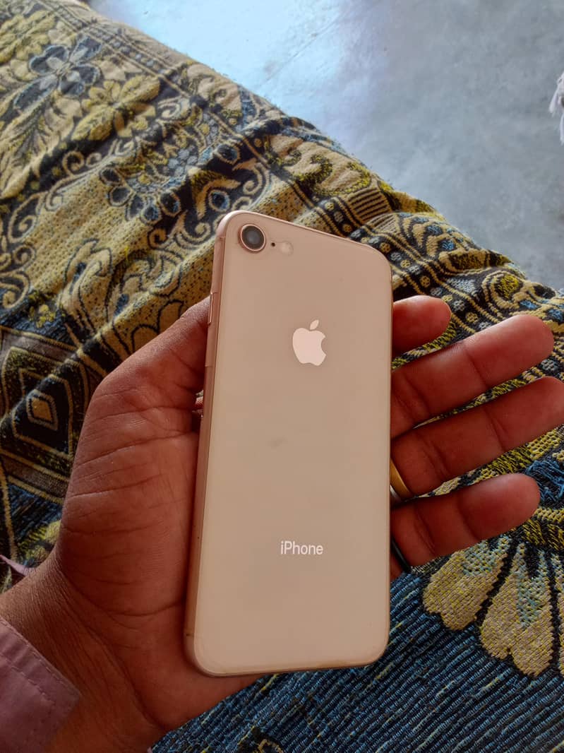 Apple iPhone 8 3