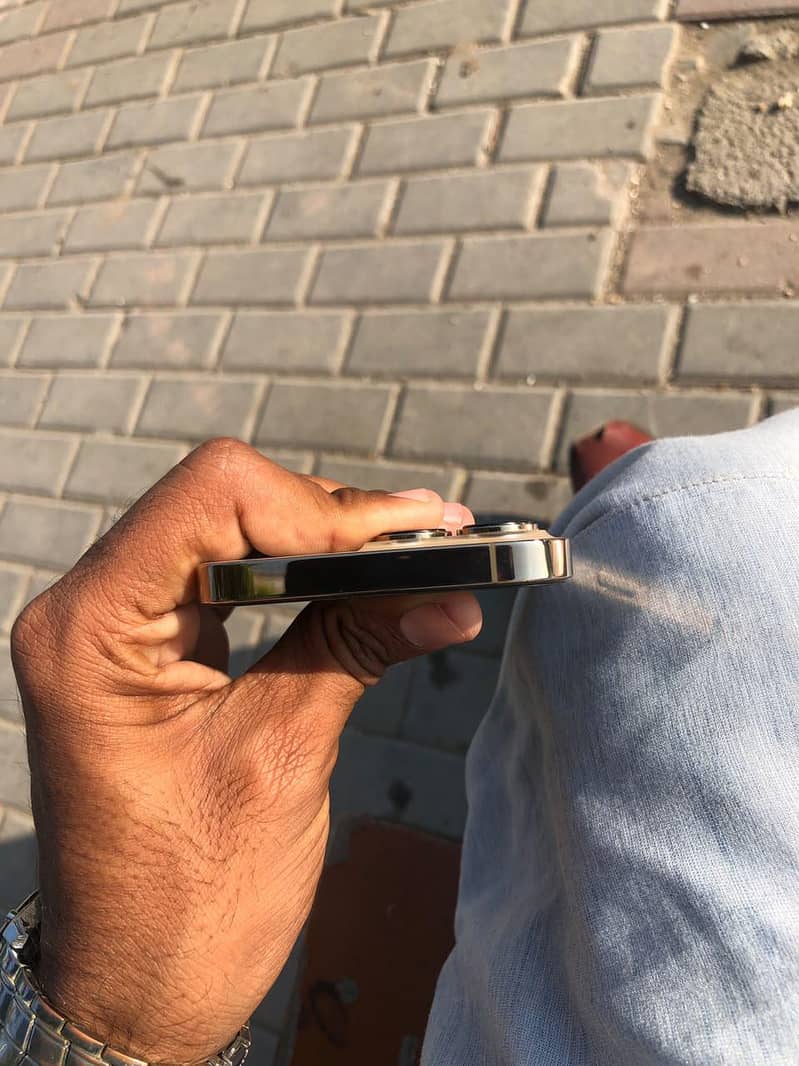 Apple iPhone 13 Pro 4