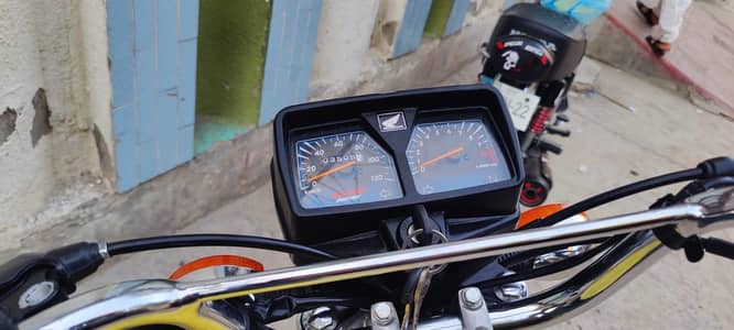 Honda 125 Black only 3500 km drive
