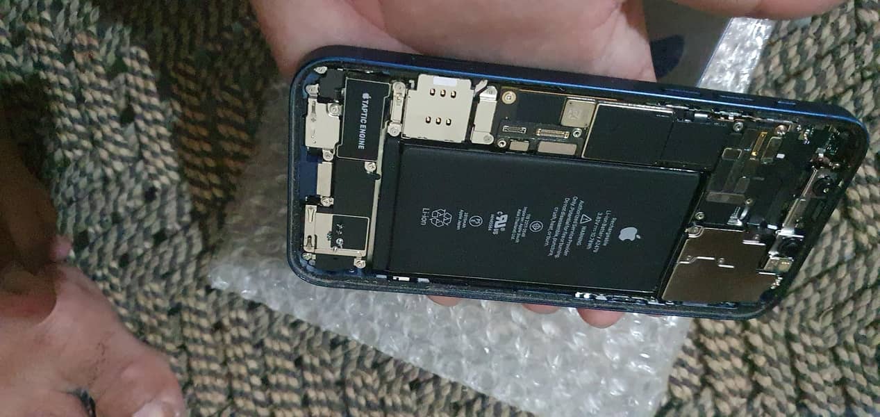 Apple iPhone 12 2