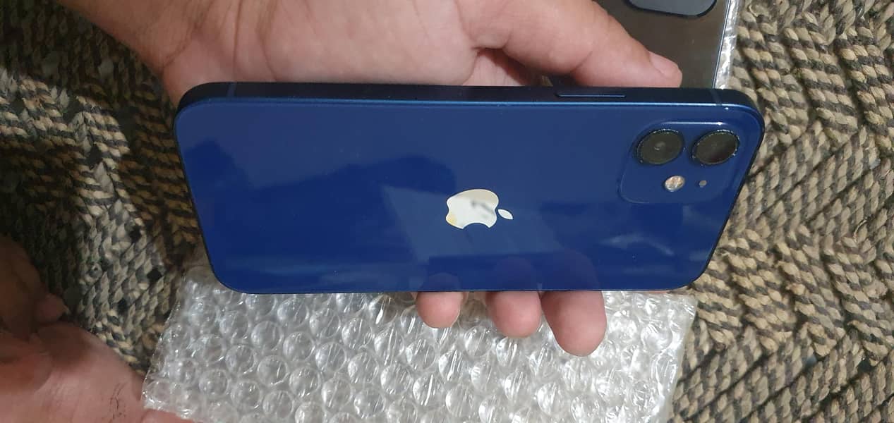 Apple iPhone 12 3