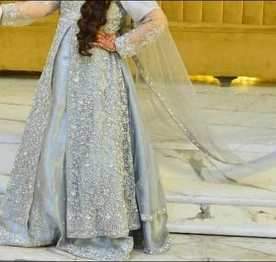 Gorgeous bridal Maxi are available for sale
