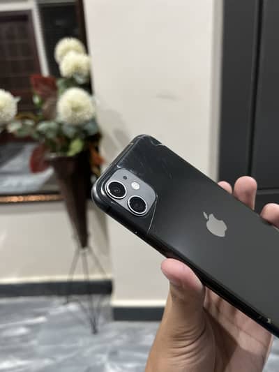 Iphone 11 Non pta 64Gb with box 84 percent BH ORIGNAL