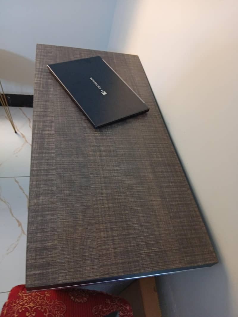Computer Table 1