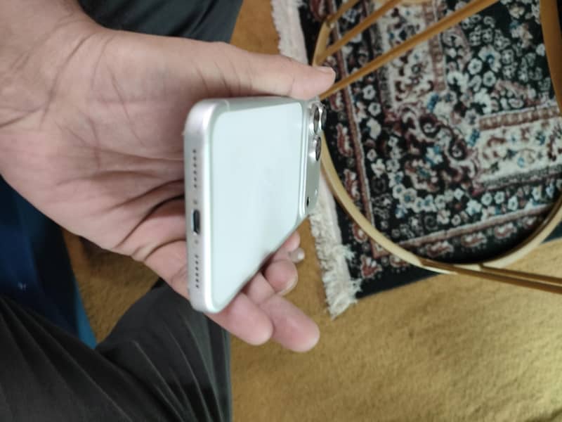 Apple iPhone 17 Pro Max 4