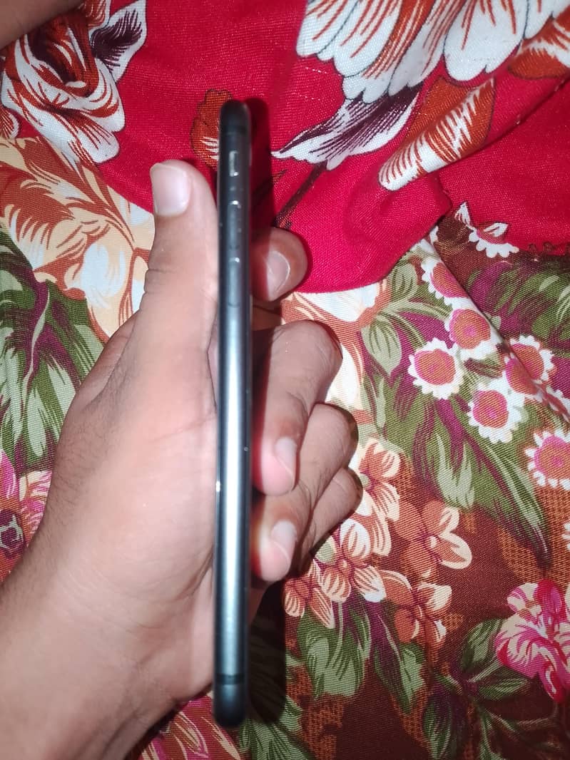 Apple iPhone 8 1