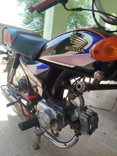 2001 model cd 70