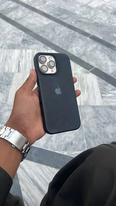 Apple iPhone 16 Pro Max