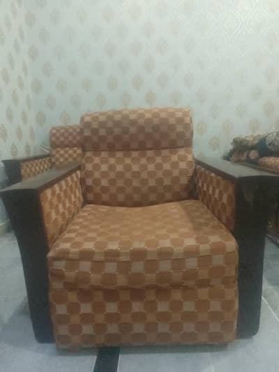 Beautiful Sofa Set – Good Condition – Reasonable Price