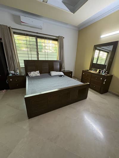 Bedroom set solid wood
