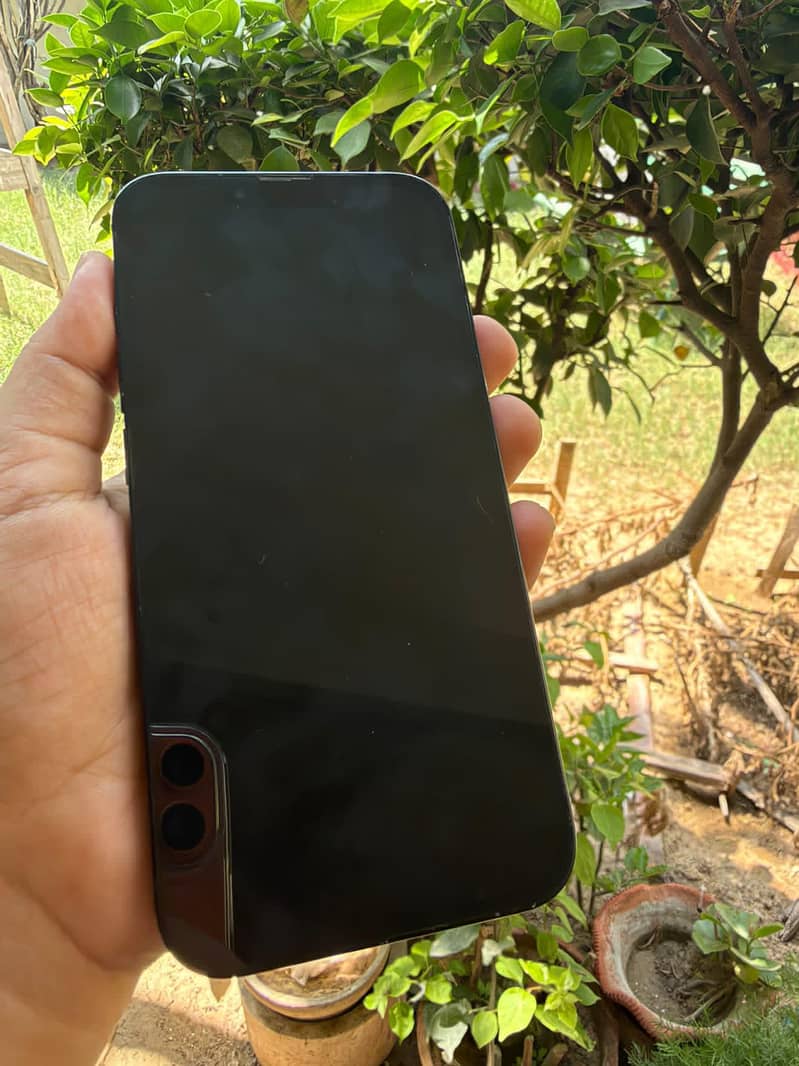 Apple iPhone 13 2