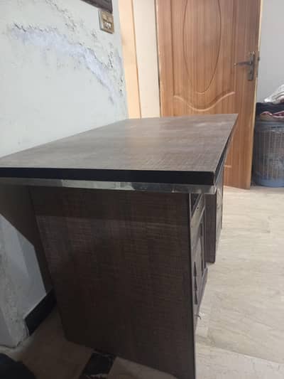Office Table Good condition