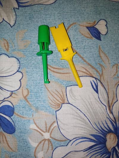 Set of 2 wire connector available in 5 colours