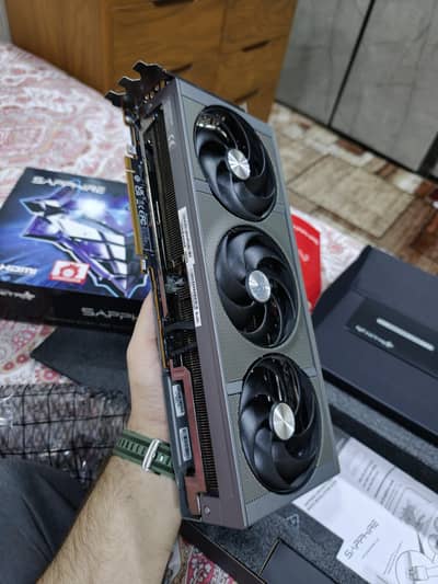 amd sapphire nitro plus + 9070xt gaming gpu card 16gb