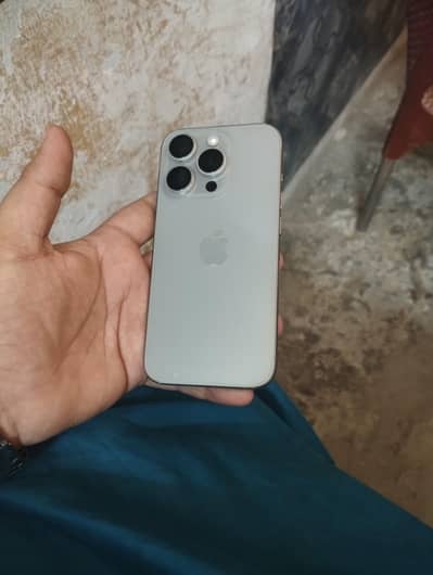 Apple iPhone 15 Pro