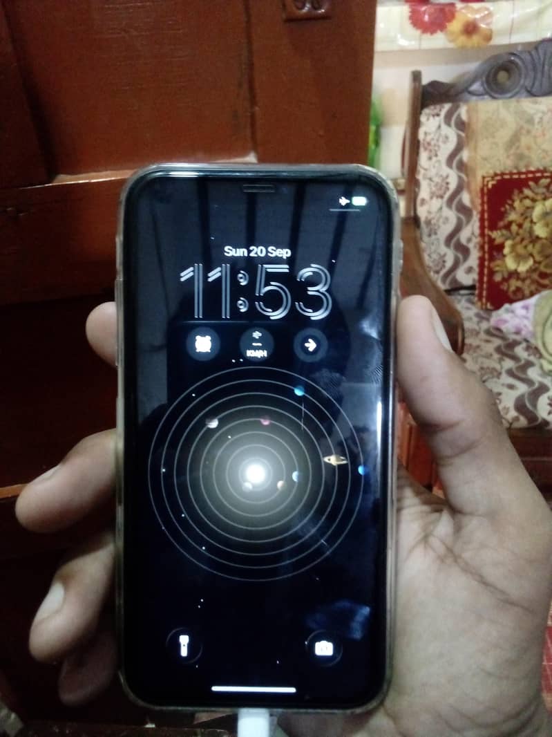 Apple iPhone 11 4
