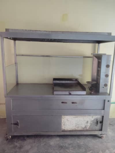 Burger making counter