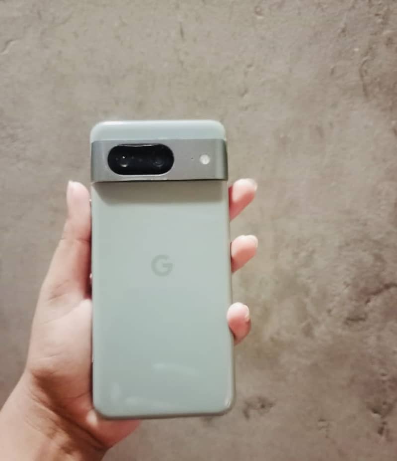 Google Pixel 8 4