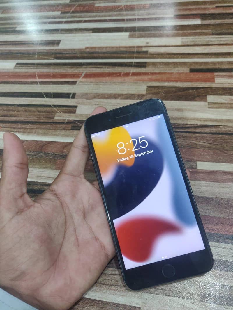 Apple iPhone 7 Plus 1