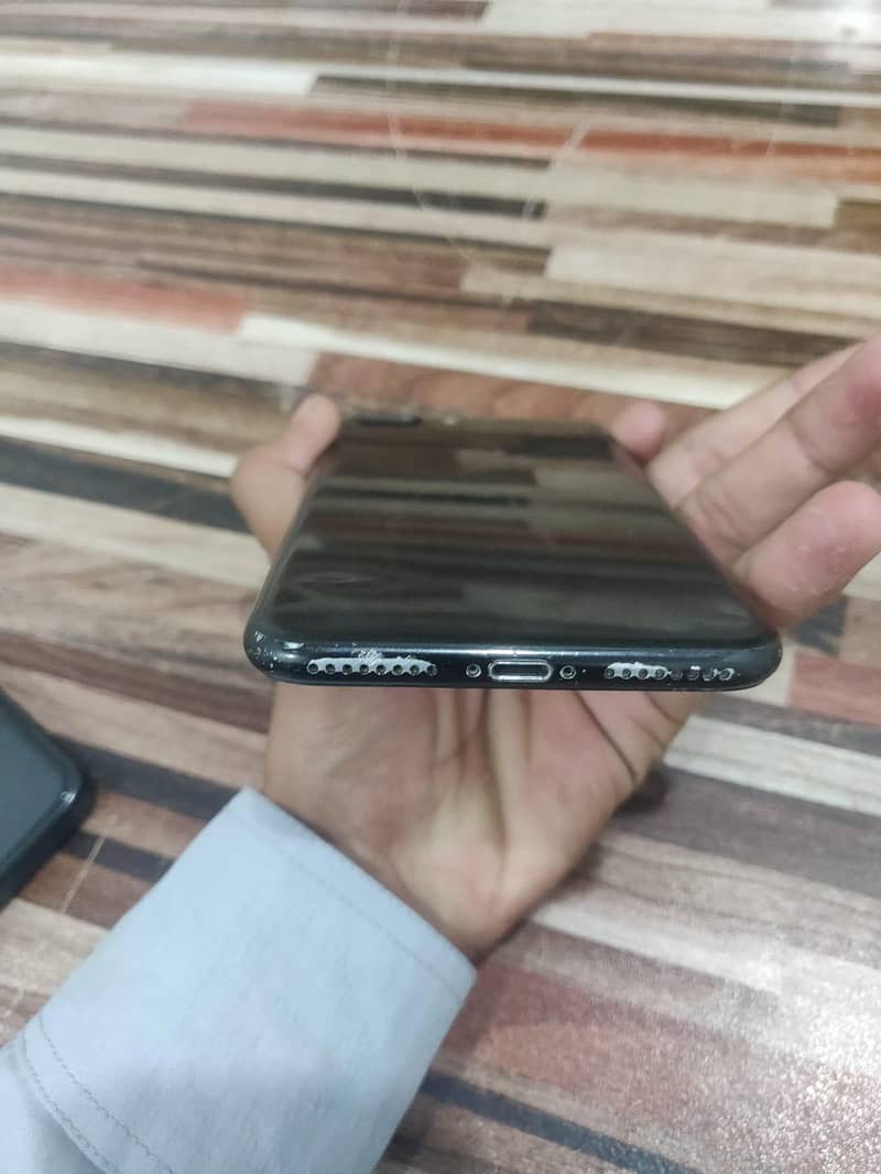 Apple iPhone 7 Plus 2