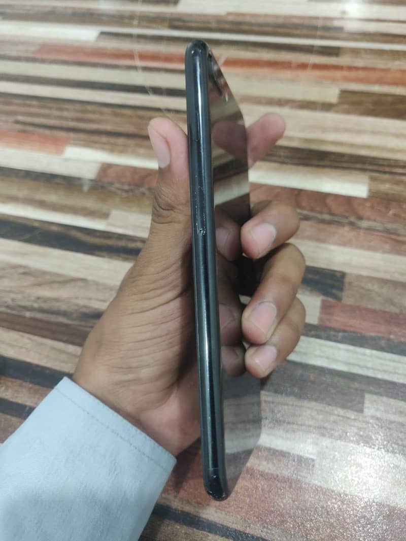 Apple iPhone 7 Plus 3