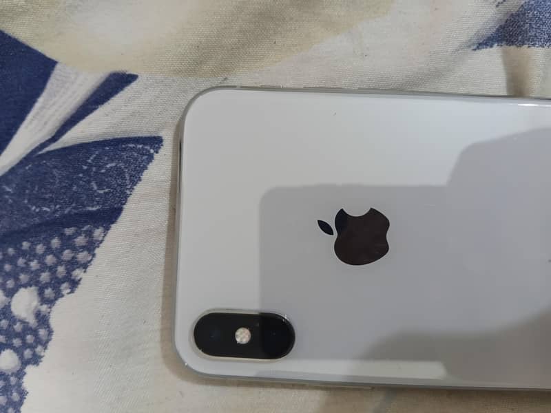 Apple iPhone X 4