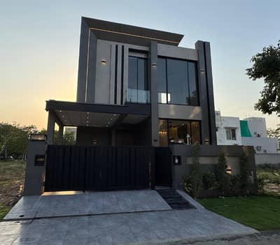 One Of Most Luxurios 8 Marla House Available For Rent IN Dha Phase 9 Town