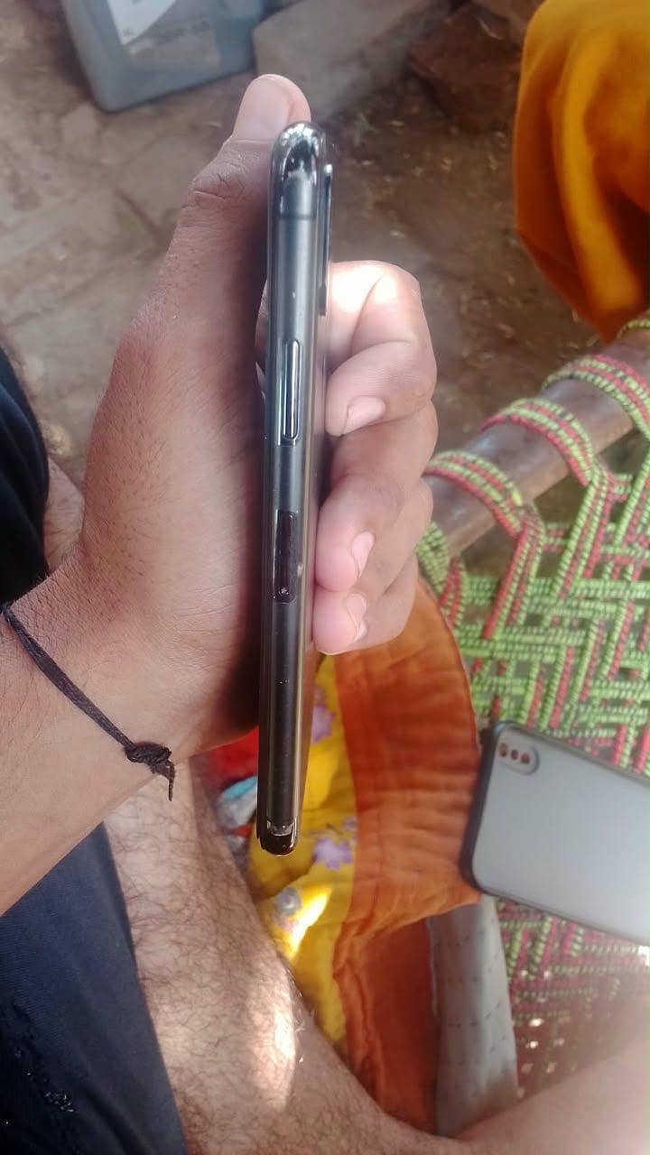 Apple iPhone X 0