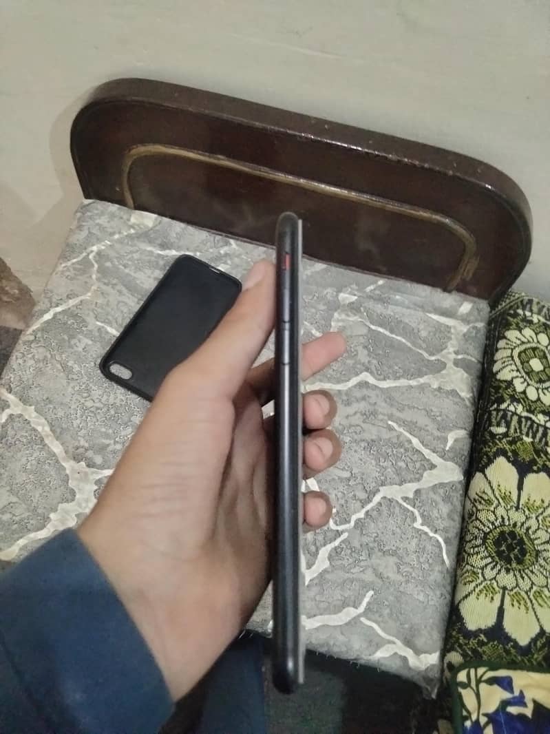 Apple iPhone 7 0