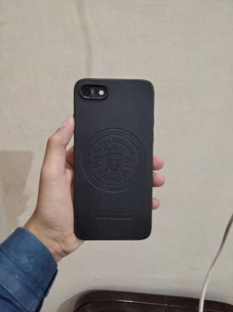 Apple iPhone 7 1