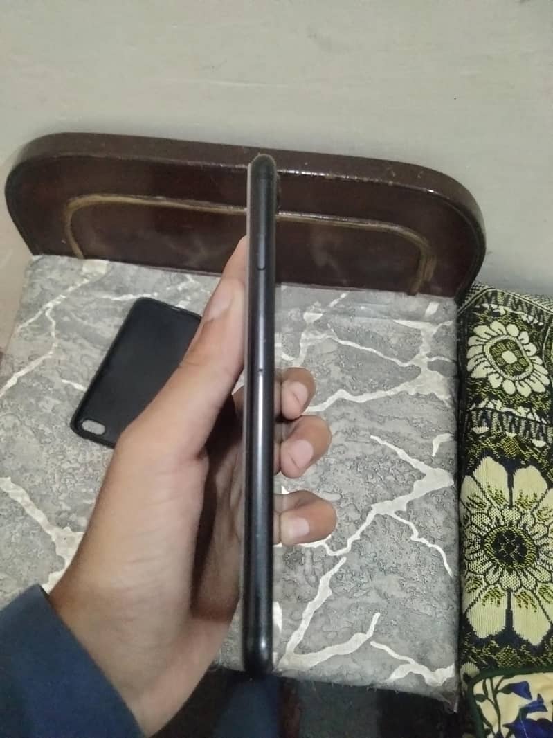 Apple iPhone 7 2