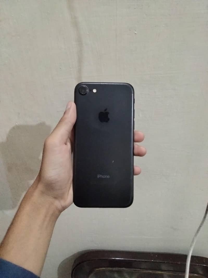 Apple iPhone 7 3