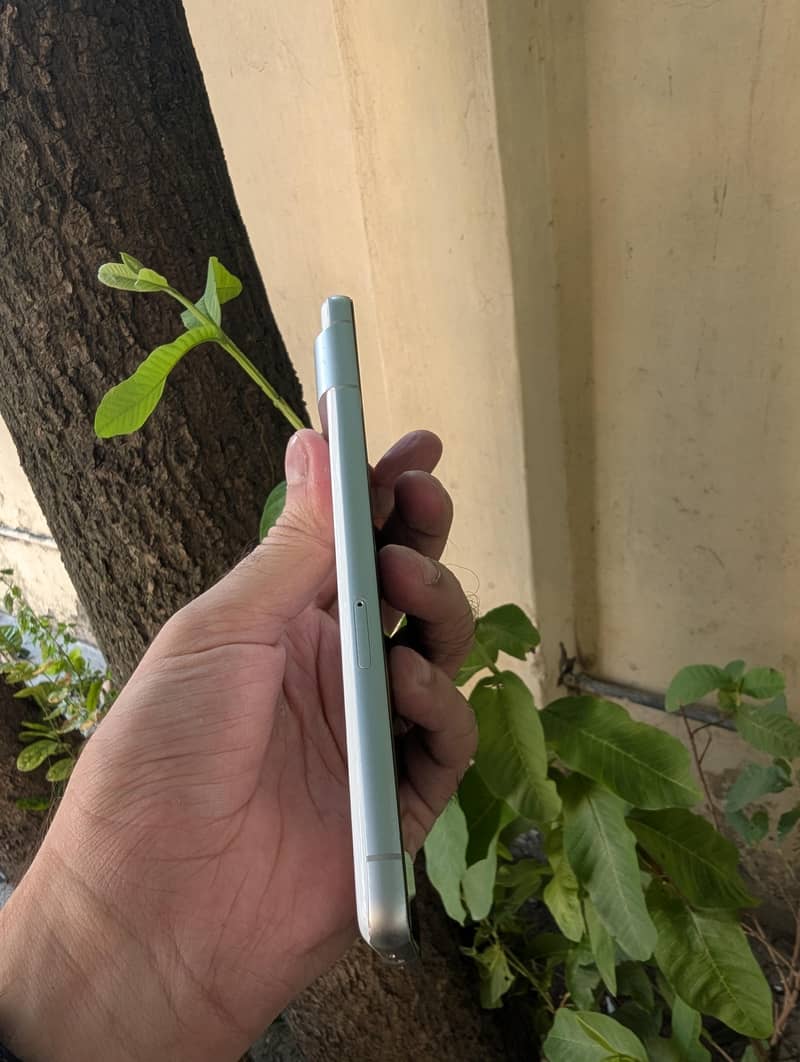Google Pixel 7 4