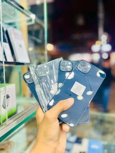 Apple iPhone 13