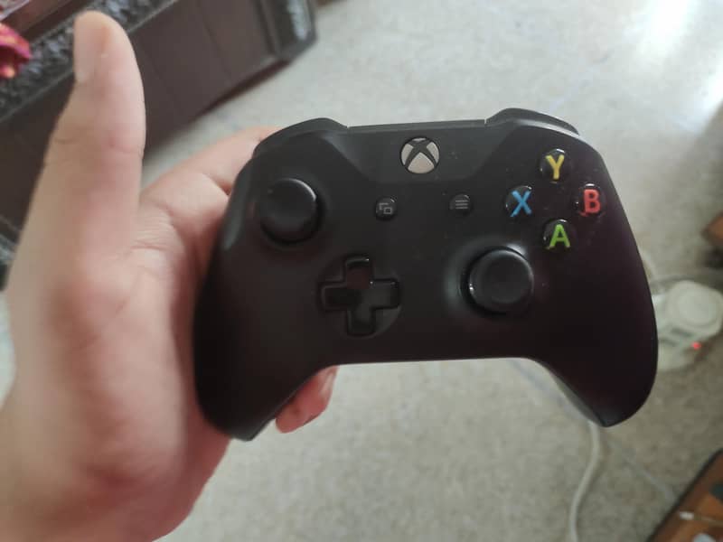 Xbox One X Controller 0