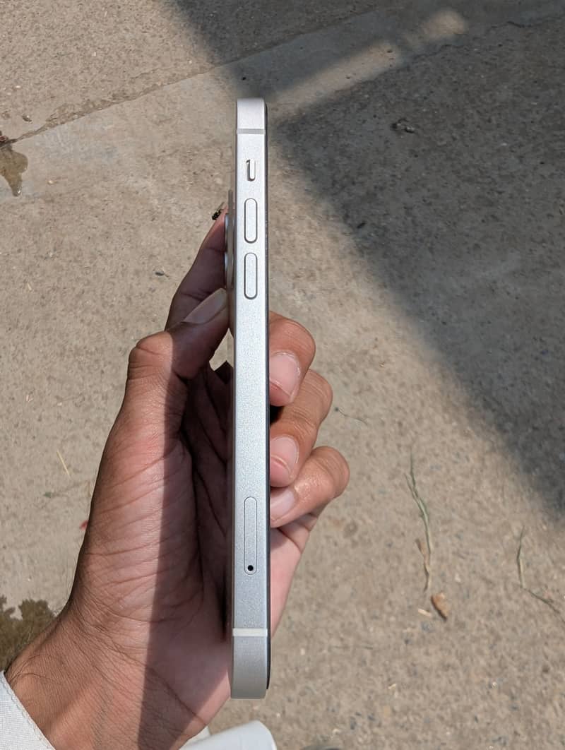 Apple iPhone 12 2